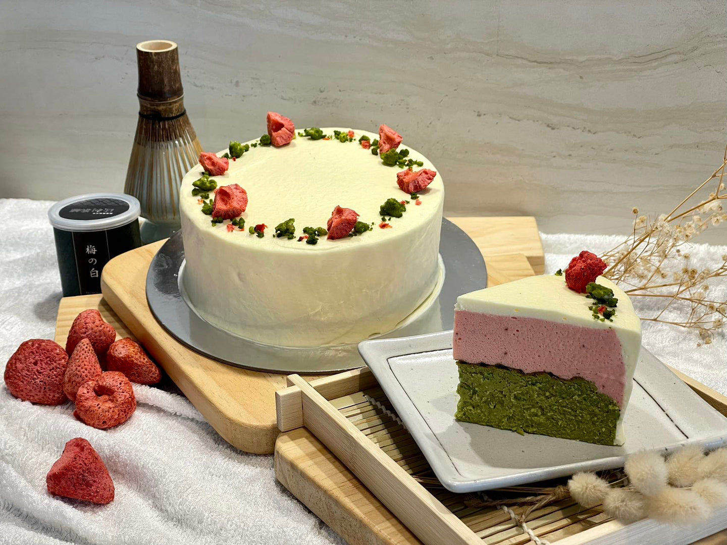 Strawberry Matcha Basque (Pre-Order) (Gluten-free available)
